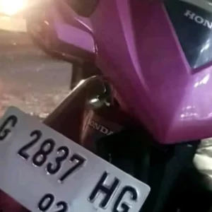 Mobil Parkir Ditabrak Motor, Pengendara Asal Talang Tegal Alami Luka Parah