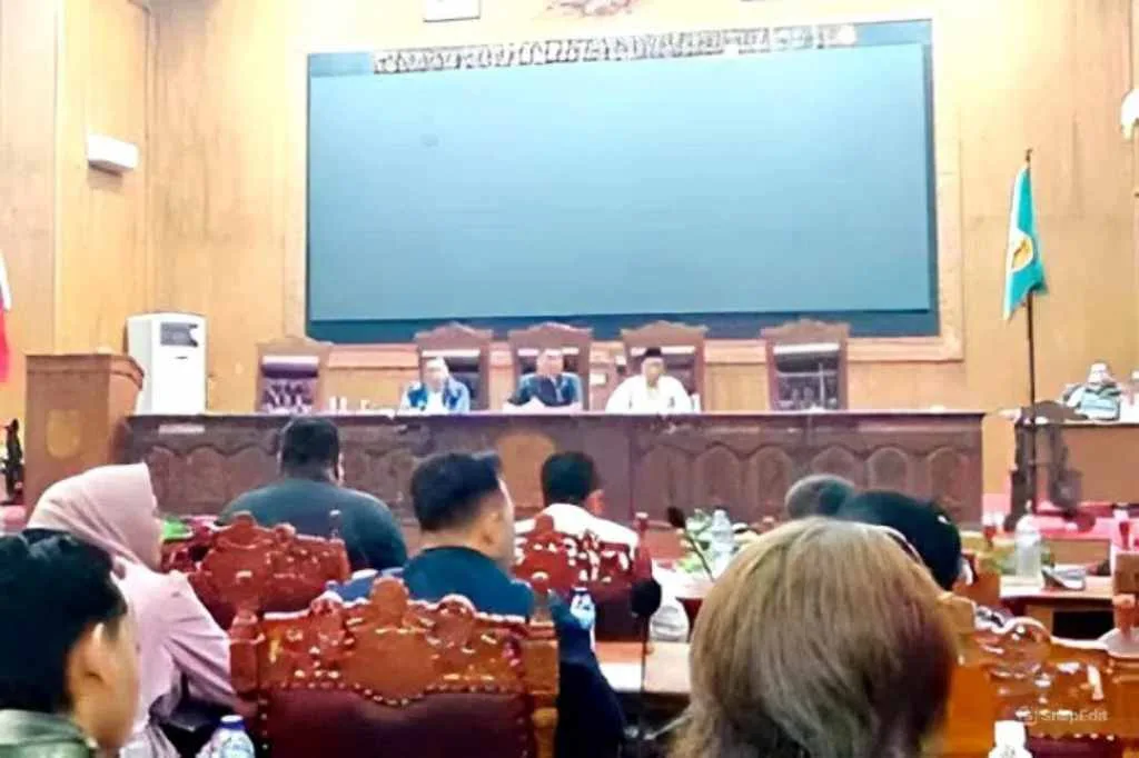 Pansus Hak Angket DPRD Pati Pintu Menuju Pemakzulan Bupati Sudewo Pansus Hak Angket DPRD Pati: Pintu Menuju Pemakzulan Bupati Sudewo