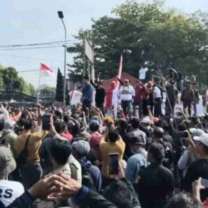Pati Diguncang Aksi Demo, 100 Ribu Warga Desak Bupati Sudewo Mundur