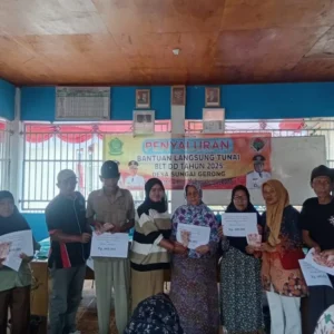 Pemdes Sungai Gerong Salurkan Bantuan BLT Periode Juli–Agustus