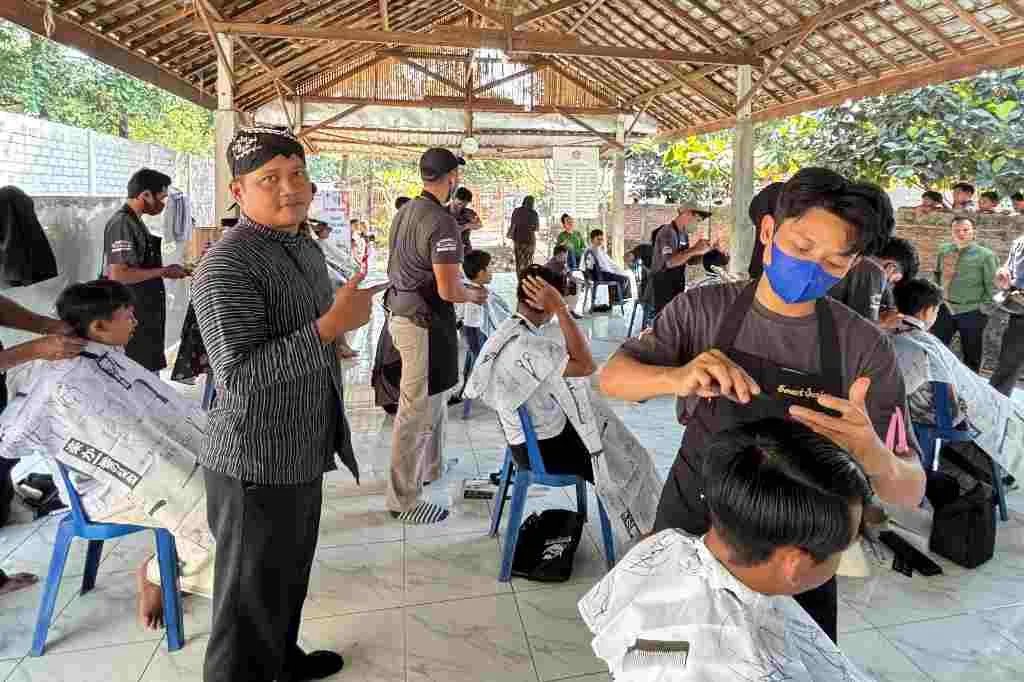 Peringati Hari Jadi Blitar ke 701: Disnaker Kab Blitar Gelar Baksos di Pondok Pesantren Roudlotul Mutaalimin