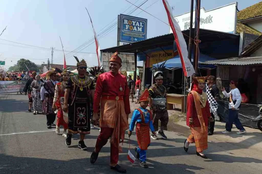 PHBN Desa Bendo Gelar Pawai Budaya, Kades Masyarakat Tidak Meninggalkan Budaya Indonesia PHBN Desa Bendo Gelar Pawai Budaya, Kades: Masyarakat Tidak Meninggalkan Budaya Indonesia