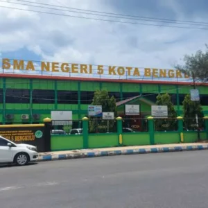 SMAN 5 Kota Bengkulu Akan Keluarkan 42 Siswa, Wali Murid Protes ke DPRD