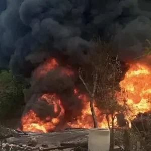 Sumur Minyak Ilegal Meledak di Blora 3 Orang Tewas, Puluhan Rumah Rusak Sumur Minyak Ilegal Meledak di Blora: 3 Orang Tewas, Puluhan Rumah Rusak
