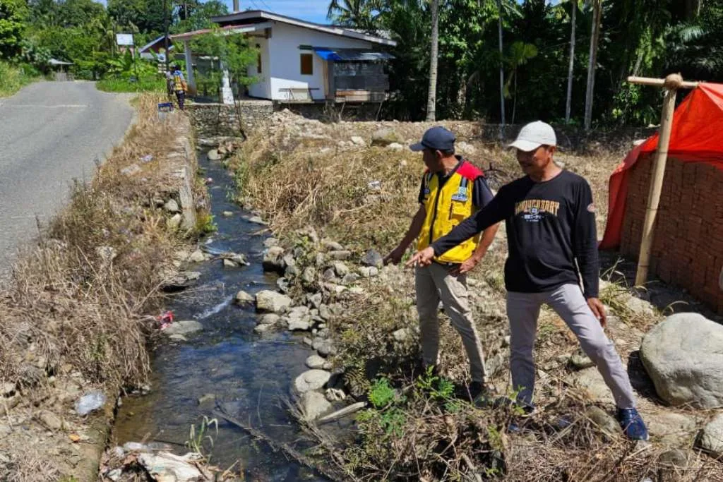 Tinjau Jalan Rusak Bengkulu Selatan, Paman Dayat Bawa Langsung Pihak PUPR Provinsi
