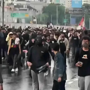 Unjuk Rasa Mahasiswa dan Pelajar di Jakarta Berujung Bentrok dengan Polisi
