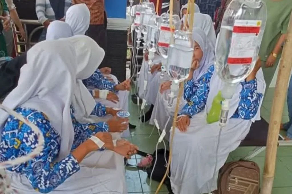 Update Terbaru, Total Siswa Keracunan MBG mencapai 357 Murid