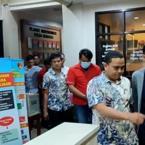 3 Karyawan Bank Bengkulu Resmi Ditahan Polda 3 Karyawan Bank Bengkulu Resmi Ditahan Polda