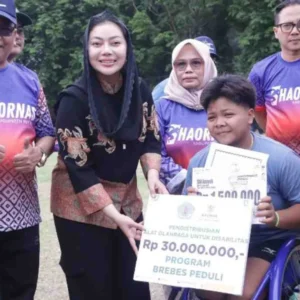 300 Warga Paguyangan Brebes Jateng Terima Bantuan Wardoyo