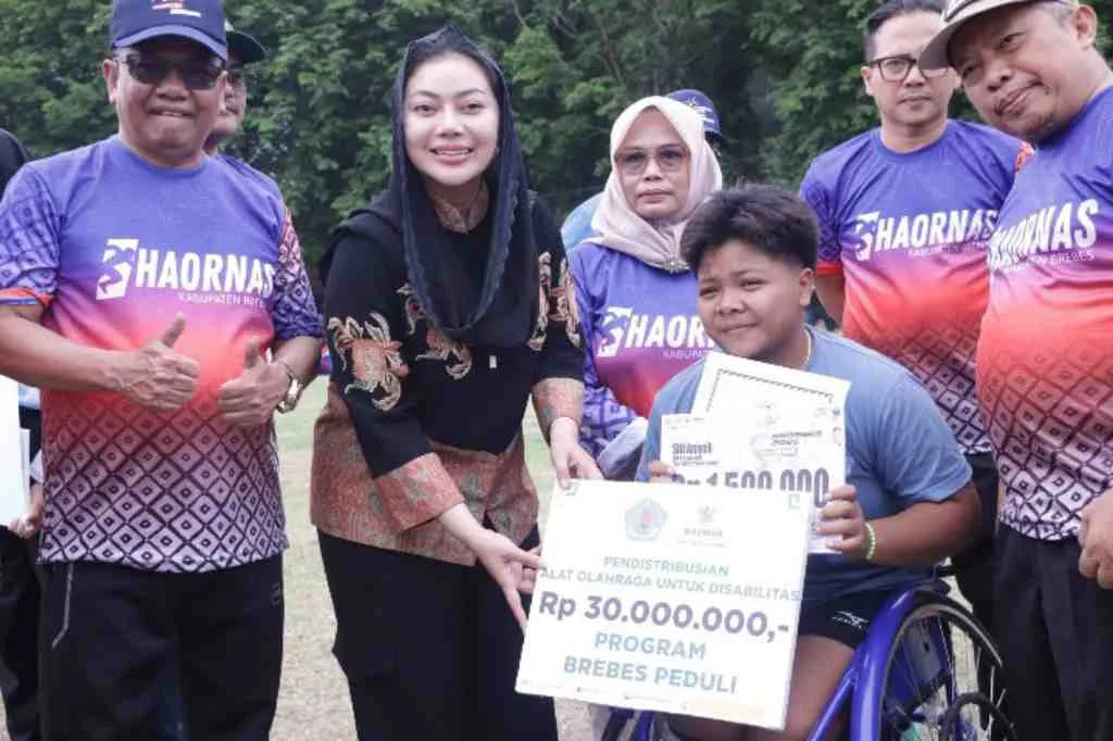 300 Warga Paguyangan Brebes Jateng Terima Bantuan Wardoyo