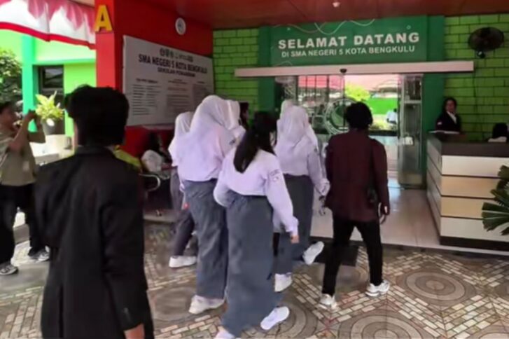 Ketika Sekolah Menghadapi Siswanya dengan Pengacara Ketika Sekolah Menghadapi Siswanya dengan Pengacara