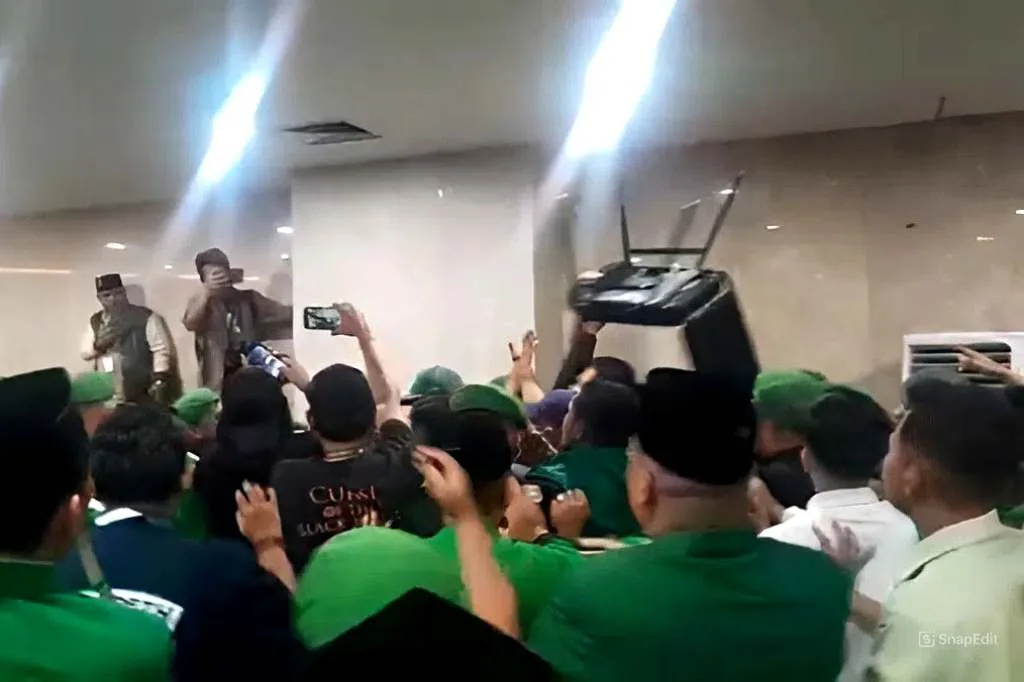 Baku Hantam hingga Kursi Terbang Warnai Pembukaan Muktamar X PPP di Ancol