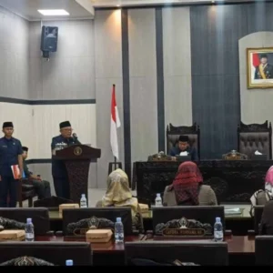 Bupati Rijanto Hadiri Rapat Paripurna DPRD Blitar, Sampaikan Nota Keuangan Ranperda Perubahan APBD 2025