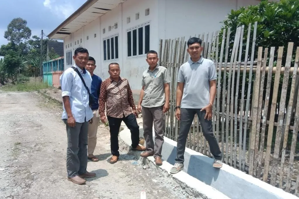 Camat Pinang Belapis Gelar Monev Dana Desa Sebelat Ulu