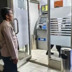 Cegah Aksi Kejahatan, Bhabinkamtibmas Polsek Cikijing Jabar Amankan Gerai ATM