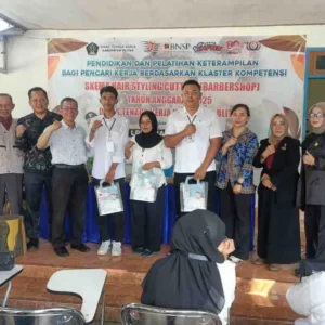 Disnaker Kab Blitar Gelar Pelatihan Bersertifikasi BNSP, Persiapkan Barber Adopsi Teknologi Modern