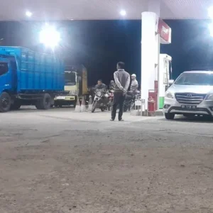 Dugaan Mafia BBM Subsidi Mengintai di SPBU Tais Seluma, APH Tutup Mata Dugaan Mafia BBM Subsidi Mengintai di SPBU Tais Seluma, APH Tutup Mata