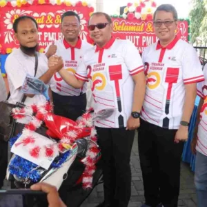 HUT ke-80 PMI Kota Tegal: Asikin Raih Hadiah Utama Sepeda Motor di Jalan Sehat