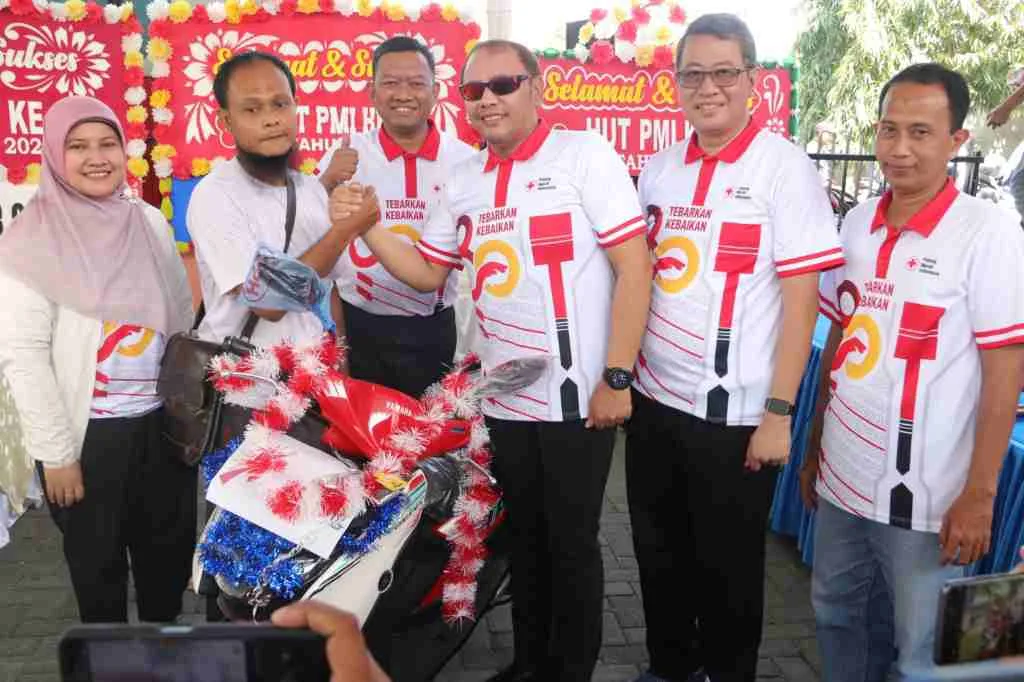 HUT ke-80 PMI Kota Tegal: Asikin Raih Hadiah Utama Sepeda Motor di Jalan Sehat