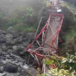 Jembatan Kali Erang Desa Cilongok Tegal Ambruk