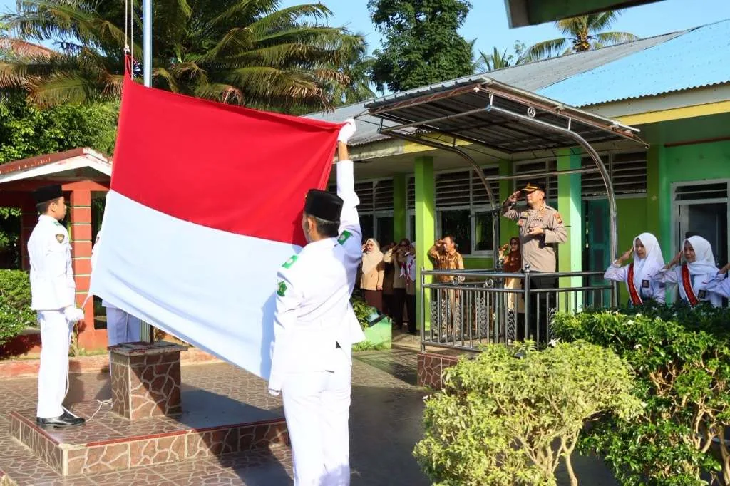 Kapolres Lebong Ingatkan Siswa SMAN 01 Bahaya Kenakalan Remaja