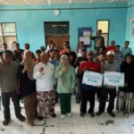 Pemkot Cirebon Dukung Budidaya Kerang Hijau dengan Penyerahan Rumpon