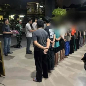 Polres Tegal Kota Amankan 21 Remaja dalam Kerusuhan di Gedung DPRD Polres Tegal Kota Amankan 21 Remaja dalam Kerusuhan di Gedung DPRD