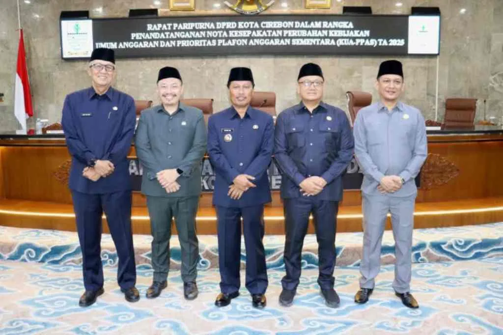 Rapat Paripurna: Pemkot dan DPRD Kota Cirebon Sepakati Perubahan KUA-PPAS 2025