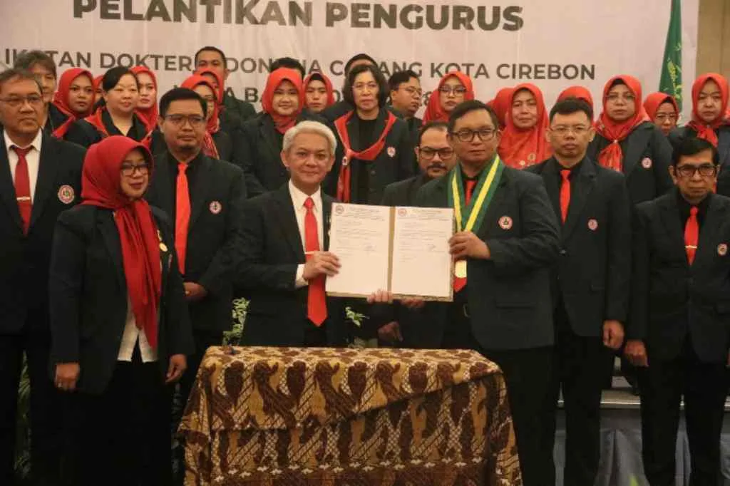 Siti Farida di Pelantikan IDI Cirebon: Pemkot dan Dokter Perkuat Sinergi Layanan Kesehatan