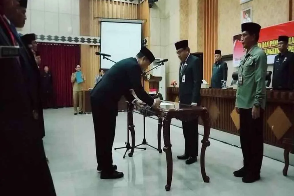 42 Pejabat Pemprov Bengkulu Dirombak, Gubernur dan Wagub Sedang Keluar Kota