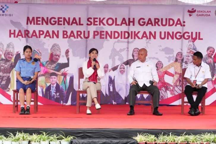 SMA Siwalima Ambon Resmi Jadi Sekolah Unggul Garuda, Siswa Maluku Disiapkan Go Global SMA Siwalima Ambon Resmi Jadi Sekolah Unggul Garuda, Siswa Maluku Disiapkan Go Global