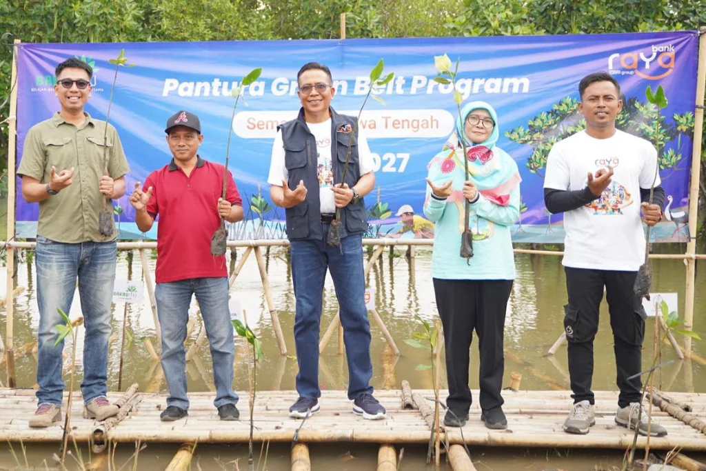 ESG Bank Raya Raih Penghargaan Keuangan Inklusif Konservasi Pesisir