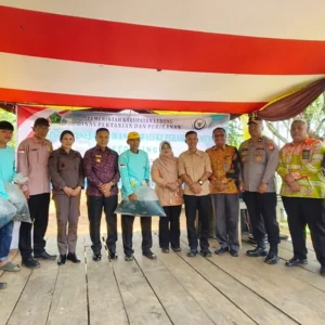 Penebaran Benih Ikan, Pemkab Lebong Perkuat Pelestarian Ekosistem