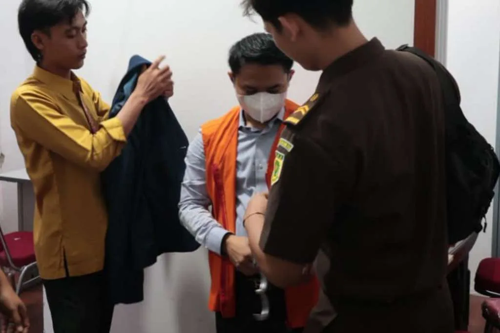 Pengacara Kondang Jadi Tersangka Ketiga Kasus Dugaan Korupsi Lahan Tol Bengkulu