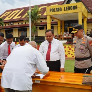 Polres Lebong Deklarasikan Komitmen Kuat Menuju Institusi Bebas Narkoba Polres Lebong Deklarasikan Komitmen Kuat Menuju Institusi Bebas Narkoba