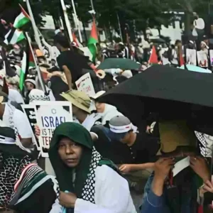 Ribuan Warga Kumpul dalam Aksi Damai untuk Palestina di Patung Kuda Jakarta