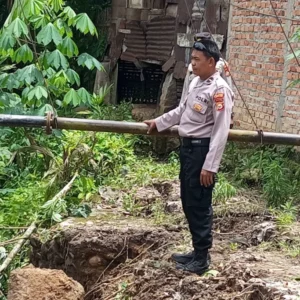 Tanah Longsor, Polsek Lebong Tengah Ingatkan Warga Waspada