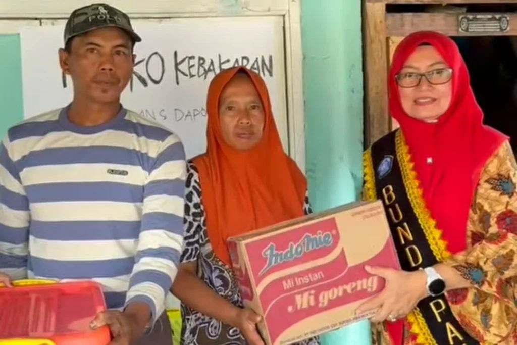 TP PKK Lebong Kunjungi Korban Kebakaran, Beri Dukungan dan Bantuan
