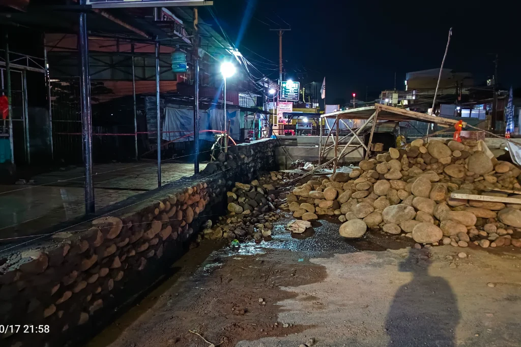 Usaha Warga Sekitar Proyek Jembatan Merapi Lesu, Warga: Siapa Provikasi? Ini Naluri dan Perut Kami