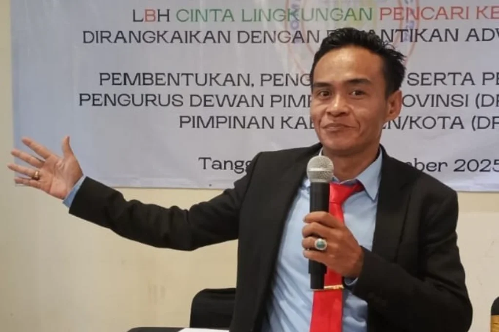 Air Mata Buruh Tani Miskin Risan Toyo: Terancam 2,5 Tahun Penjara Cuma Karena Senggolan