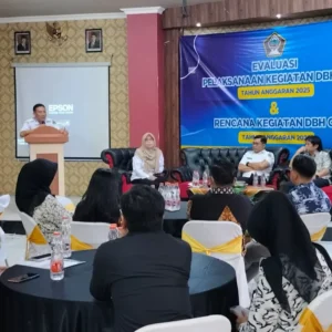 Disperindag Blitar Evaluasi DBHCHT 2025, Pelatihan Pelintingan Rokok Tingkatkan Keterampilan Pekerja