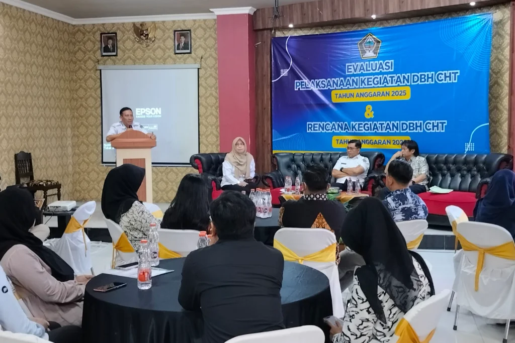 Disperindag Blitar Evaluasi DBHCHT 2025, Pelatihan Pelintingan Rokok Tingkatkan Keterampilan Pekerja