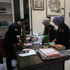 Lanjutan Kasus Korupsi Lahan Tol Bengkulu: Rumah Advokat Digeledah Lanjutan Kasus Korupsi Lahan Tol Bengkulu: Rumah Advokat Digeledah