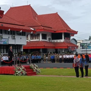 Pimpin Upacara HKN ke-61 Elim Tyu Samba, Ajak Masyarakat Bangun Kesehatan Menuju Indonesia Emas 2045