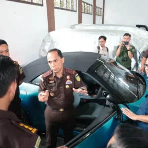 Victor Sidabutar Pastikan Kondisi Mobil Sitaan Siap Lelang Tahap II