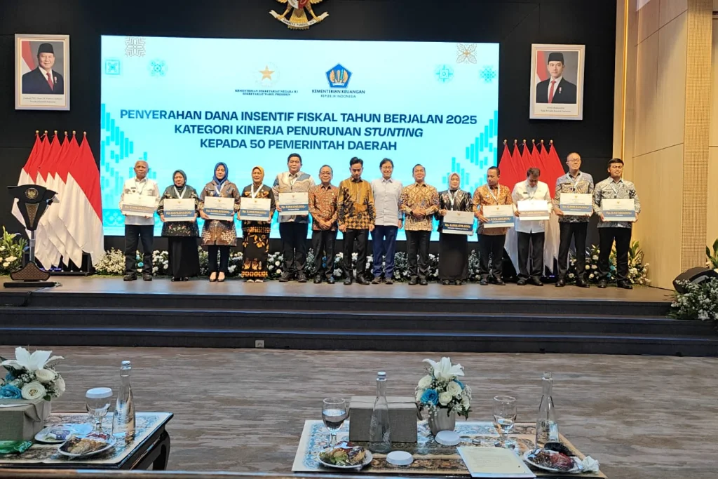 Walikota Blitar Terima Penghargaan Nasional Turunkan Stunting 11,4 Persen