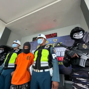 BNN dan Polda Kepri Diminta Pantau Jaringan Kurir Narkoba Internasional BNN dan Polda Kepri Diminta Pantau Jaringan Kurir Narkoba Internasional