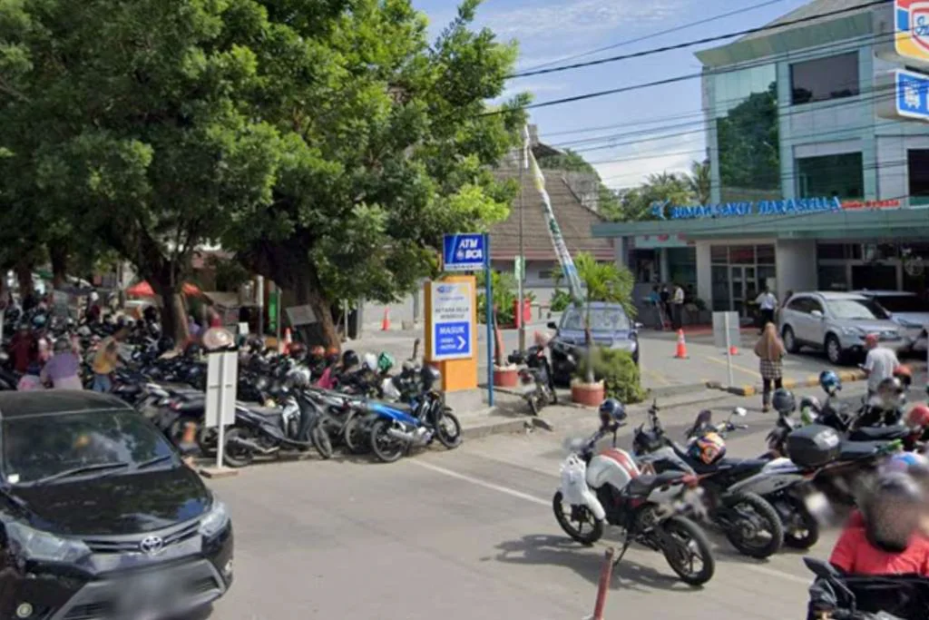 Sumber Macet, SPT Parkir Jalan S Parman Depan RS Tiara Sella Terancam Dicabut Sumber Macet, SPT Parkir Jalan S Parman Depan RS Tiara Sella Terancam Dicabut