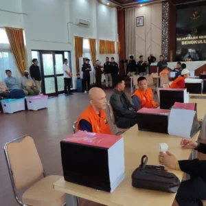 Tahap II Korupsi Dinas Pertanian Kaur 12 Tersangka Dilimpahkan Tahap II Korupsi Dinas Pertanian Kaur 12 Tersangka Dilimpahkan
