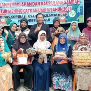 Usin Sembiring Makin Giat Ajak Emak-emak Kelola Sampah Jadi Rupiah Usin Sembiring Makin Giat Ajak Emak-emak Kelola Sampah Jadi Rupiah